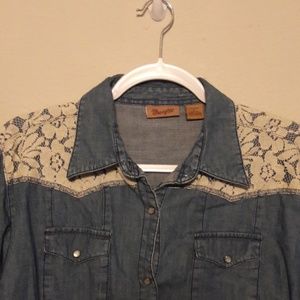 Wrangler Lacy Back Chambray denim button up